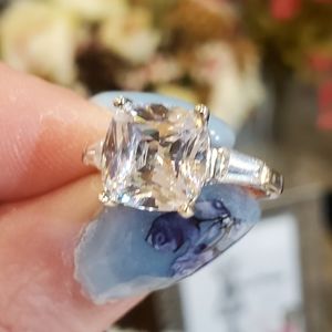 INCREDIBLE ESTATE RING CZ SIMULATED DIAMOND .925